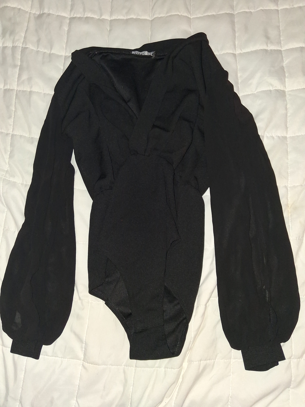 Boohoo Black Long-Sleeve V-Neck Bandeau Bodysuit